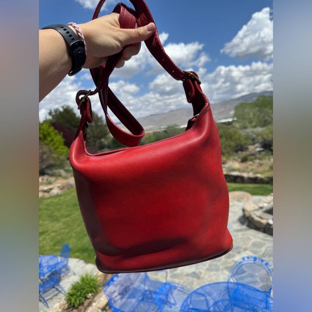 Vintage Coach Shoulder Sac (Slim Duffle Sac) #9730 - Red